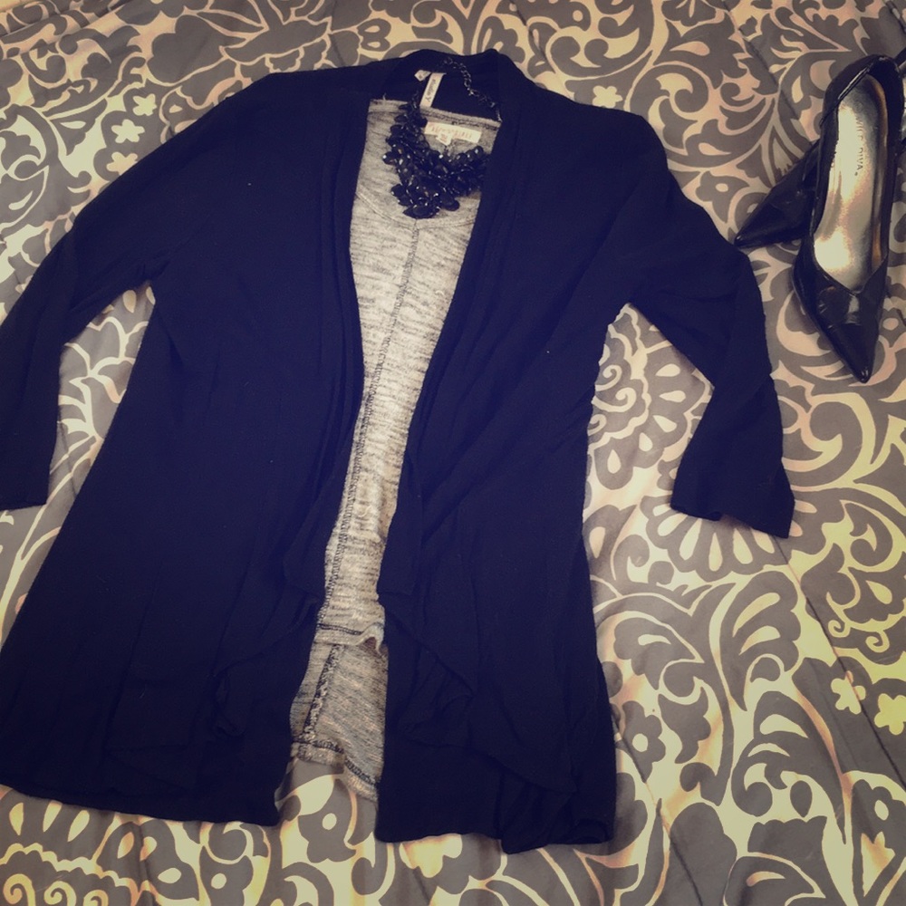 Cardi! Warm, quarter sleeve cardigan 🖤